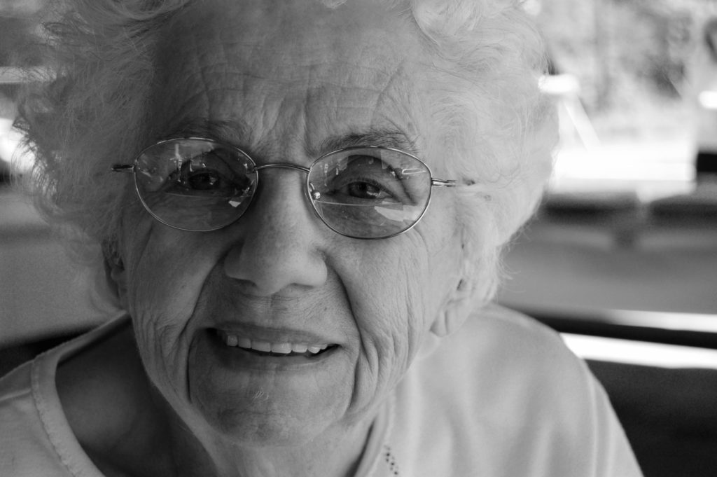 Holidays-Is-it-dementia-or-normal-aging-10-Warning-Signs-1024x681-1.jpg